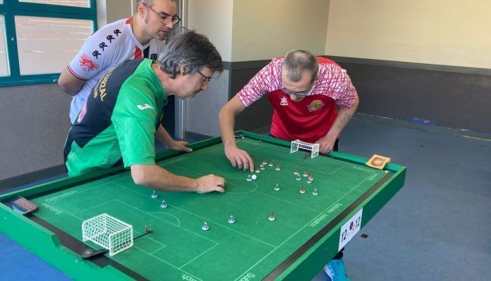Partido de Subbuteo en Acción