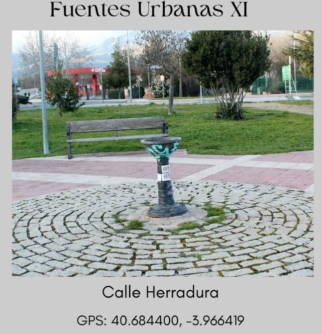 Fuente urbana en la calle de la herradura de Moralzarzal