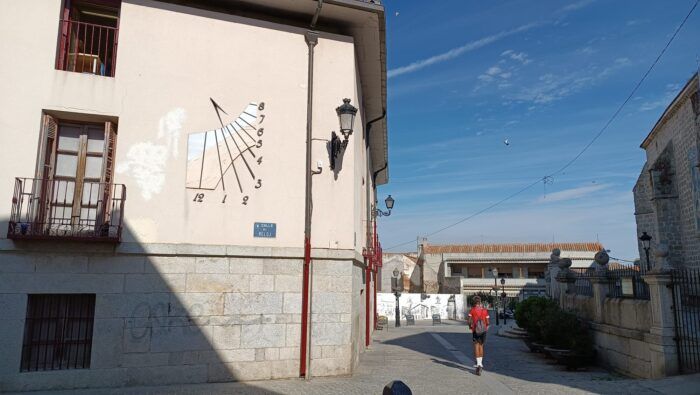 El reloj de Sol en la calle del Reloj