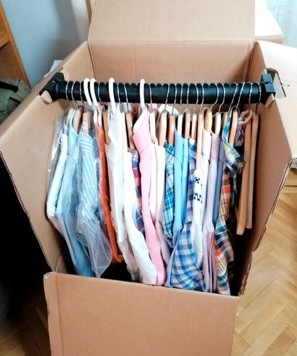 Embalaje de ropa con Mudanzas Moralzarzal