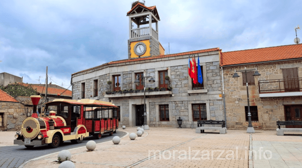 Tren gratuito en el Ayuntamiento de Moralzarzal