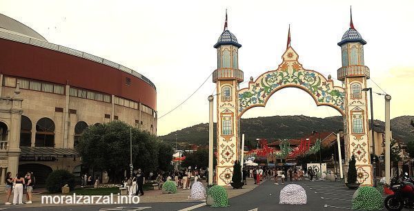 Puerta OléMoral al atardecer